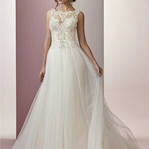 Rebecca Ingram Amanda wedding Gown NWOT size 16 blush undertone